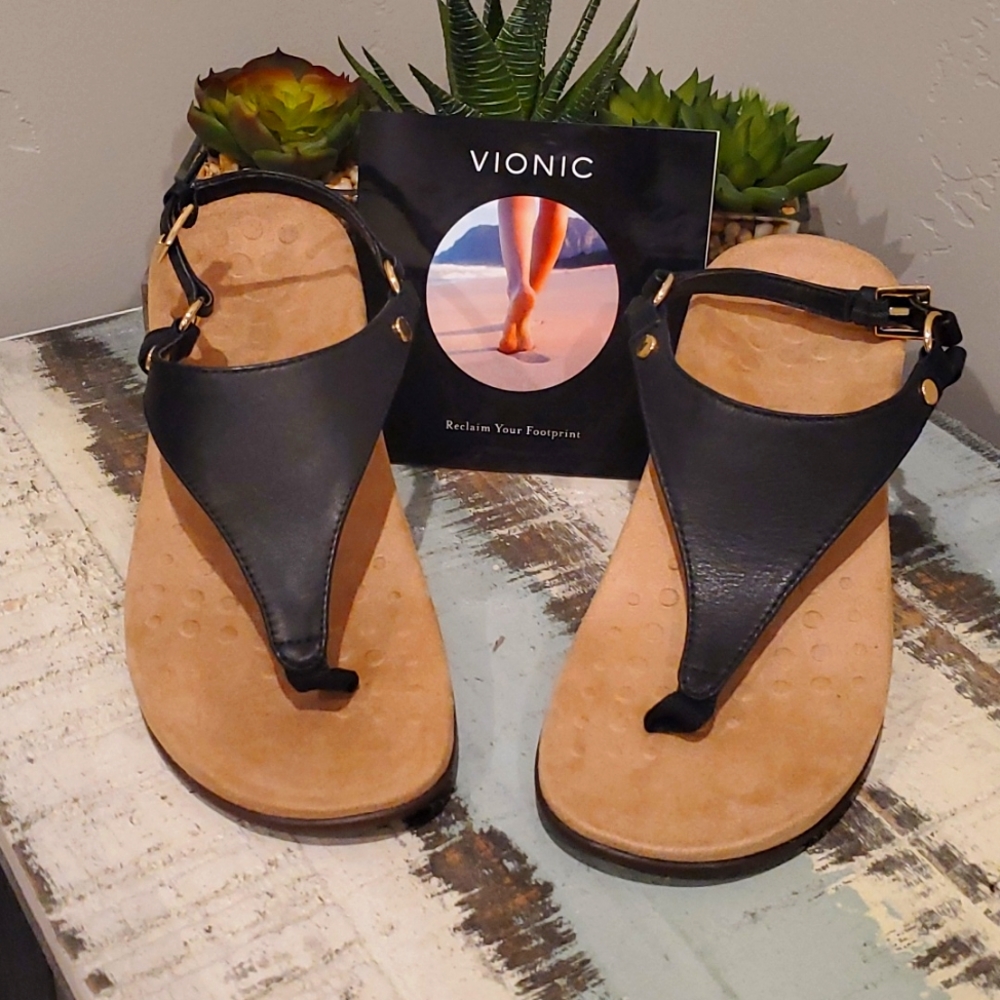 VIONIC SANDALS. WORN ONCE. BLACK. SIZE 7.